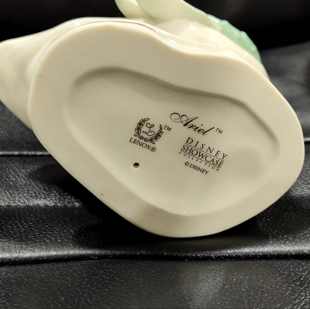 LENOX DISNEY SHOWCASE COLLECTION ARIEL "LITTLE MERMAID" SITTING ON ROCK, 7.5 In - Picture 10 of 10